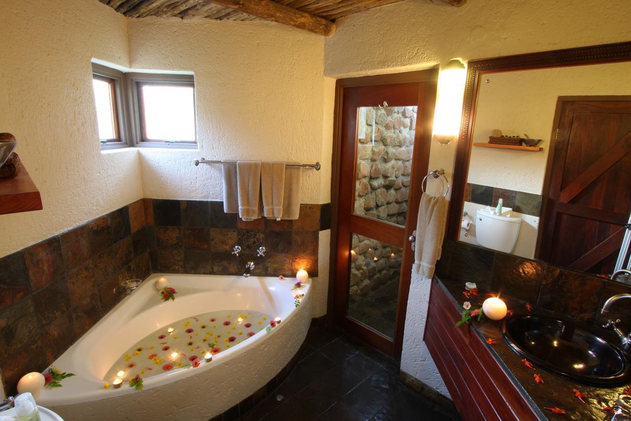 Tau Game Lodge Madikwe viltreservat Exteriör bild