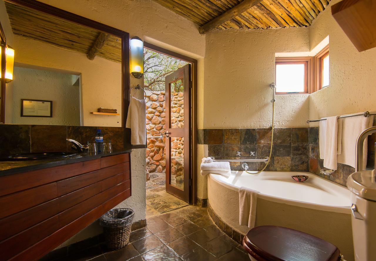 Tau Game Lodge Madikwe viltreservat Exteriör bild