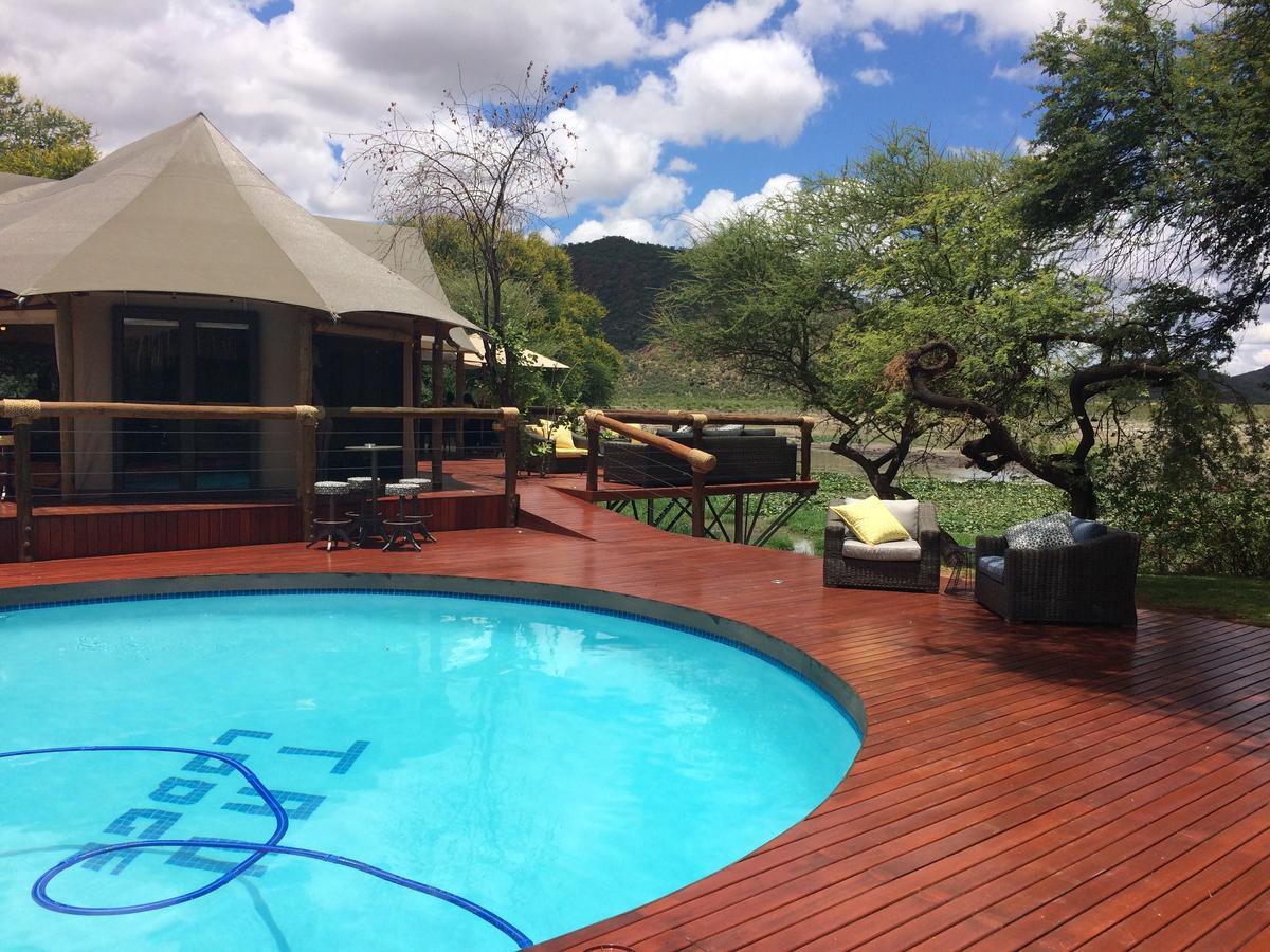 Tau Game Lodge Madikwe viltreservat Exteriör bild