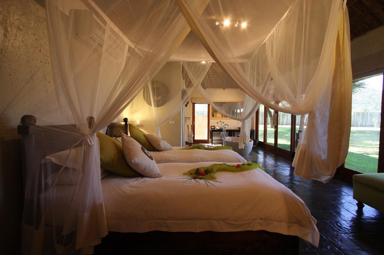 Tau Game Lodge Madikwe viltreservat Exteriör bild
