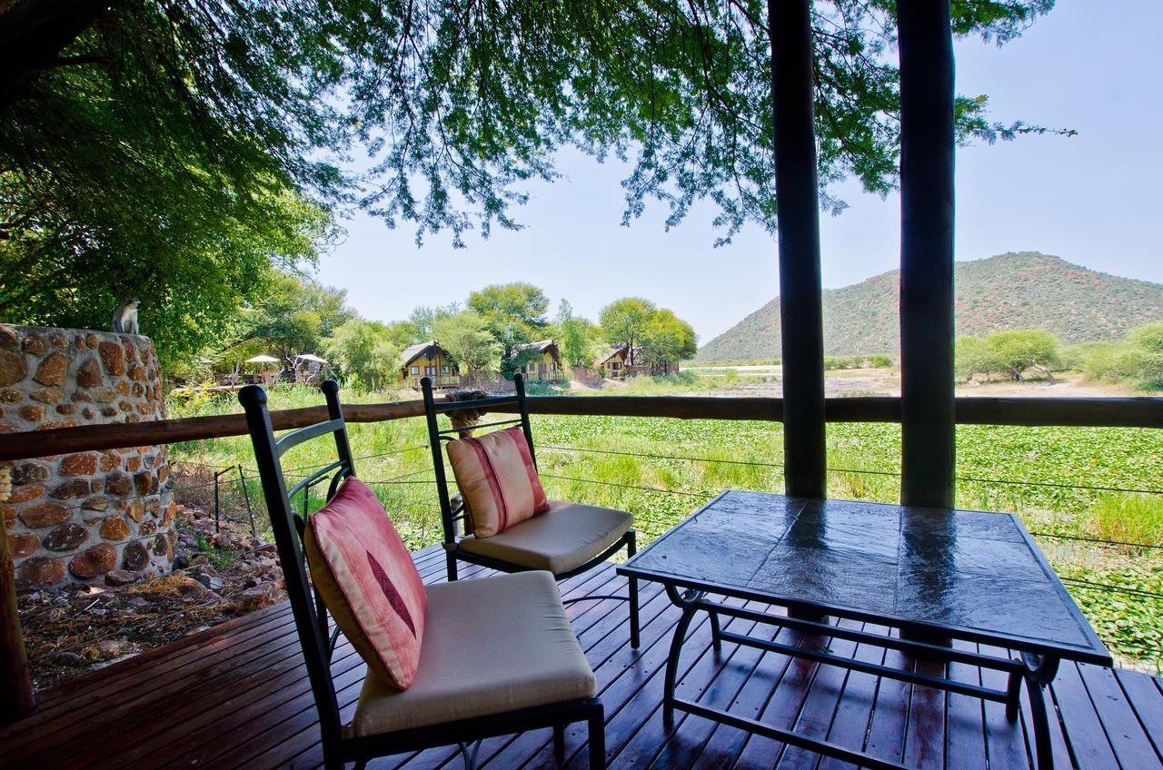 Tau Game Lodge Madikwe viltreservat Exteriör bild