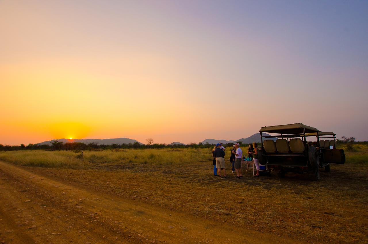 Tau Game Lodge Madikwe viltreservat Exteriör bild