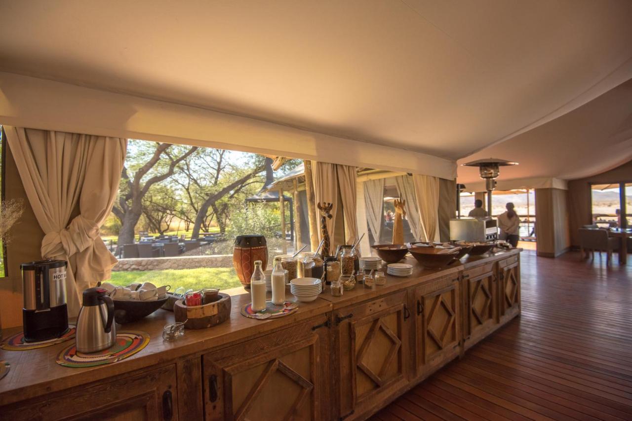 Tau Game Lodge Madikwe viltreservat Exteriör bild